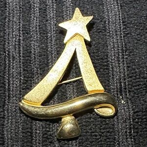 Vintage Gold Christmas Tree Brooch